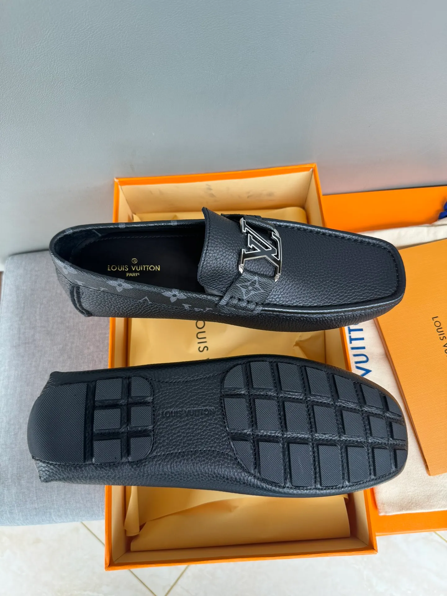 Batch 740💰[strong][strong][strong] Original order quality, new models at the counter, LV Louis Vuitton counter new models, handmade men's driving shoes, bean shoes, slip-on shoes, lazy shoes, exquisite hand-stitching, workmanship details comparable to the counters, Italian imported pebbled cowhide, water-dyed cowhide lining, sweat-absorbent and deodorant, black, 39-44 in large quantities in stock (38, 45 custom-made)